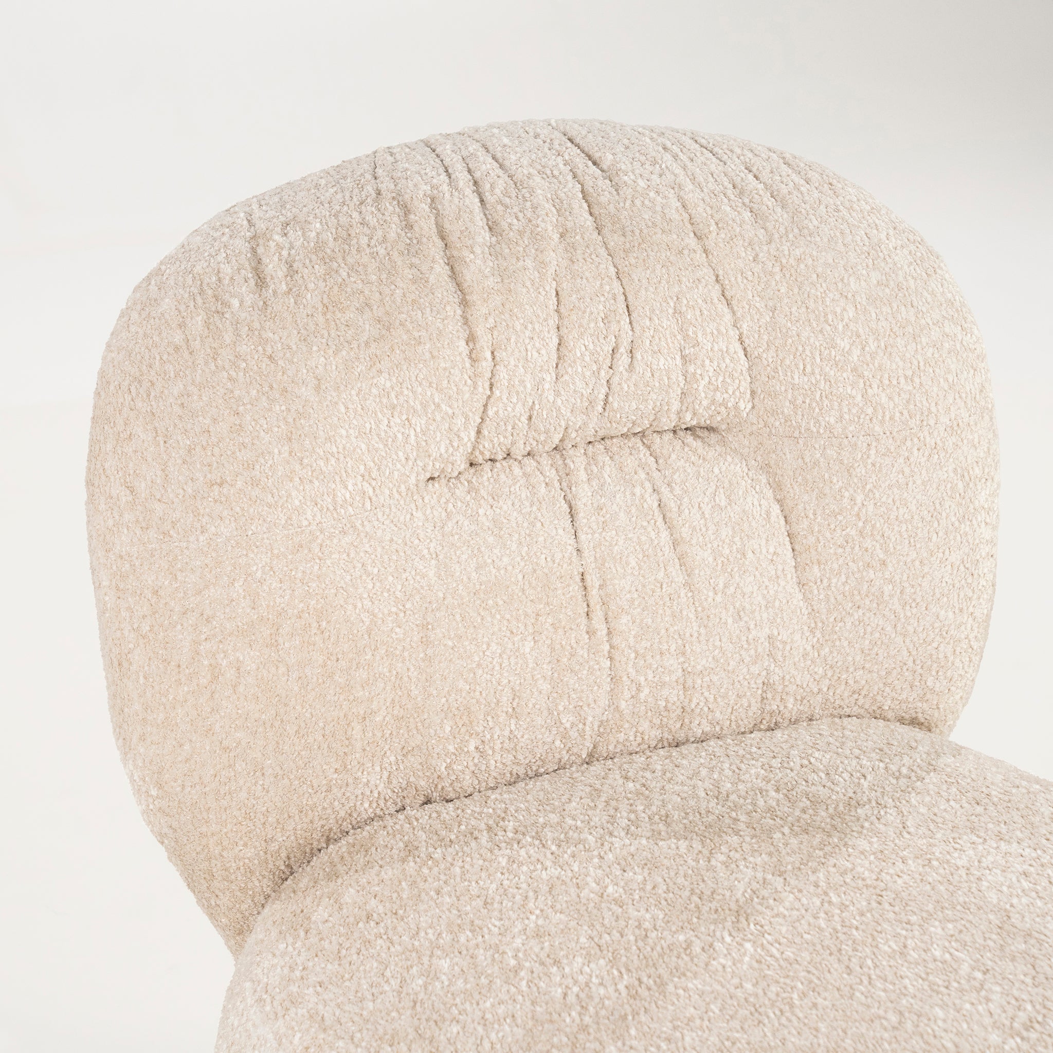 Roux Lounge Chair