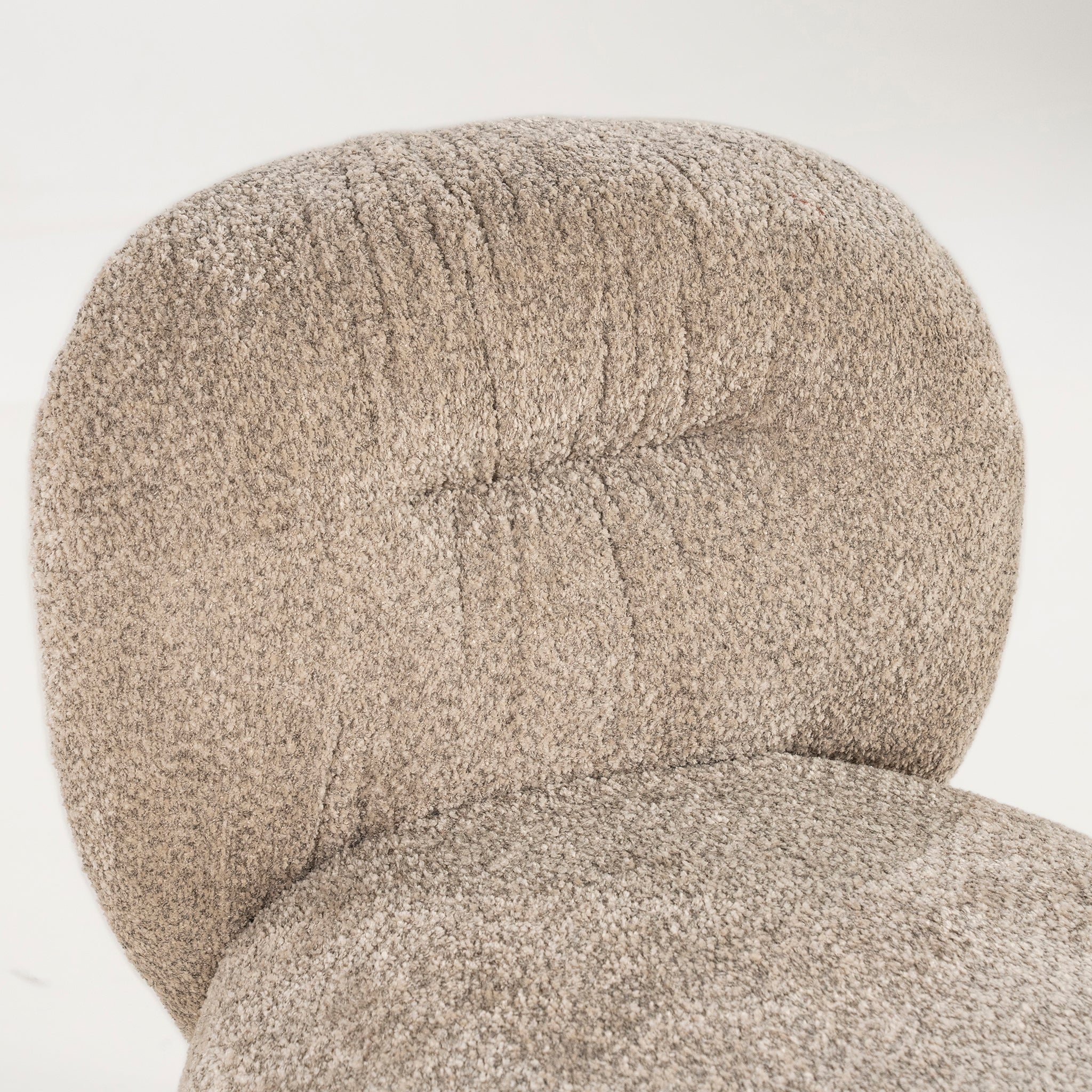 Roux Lounge Chair