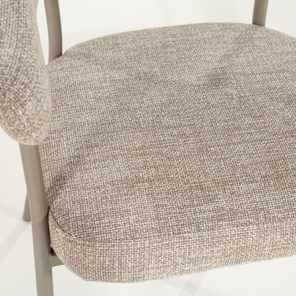 Yovi Chair
