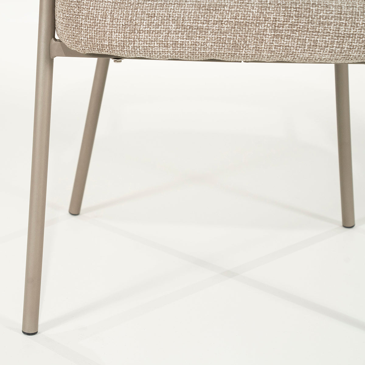 Yovi Chair