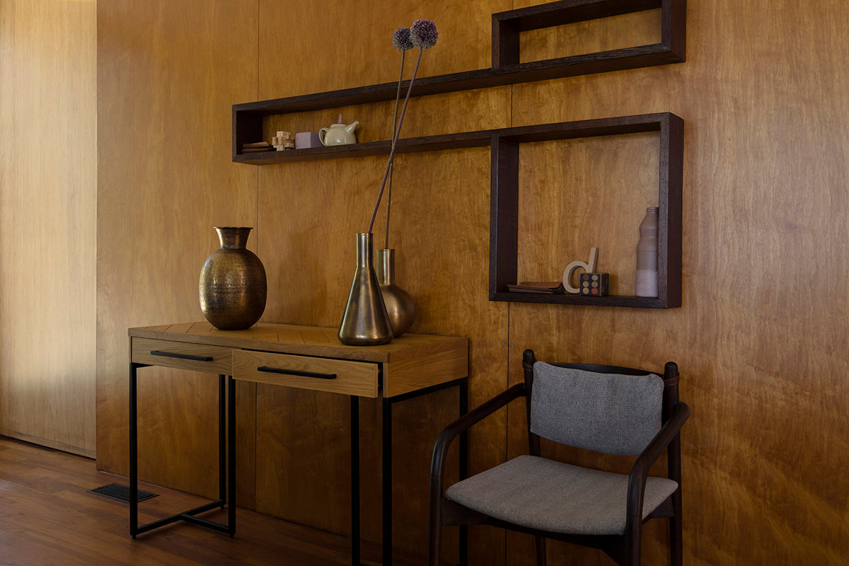 Class Console Table