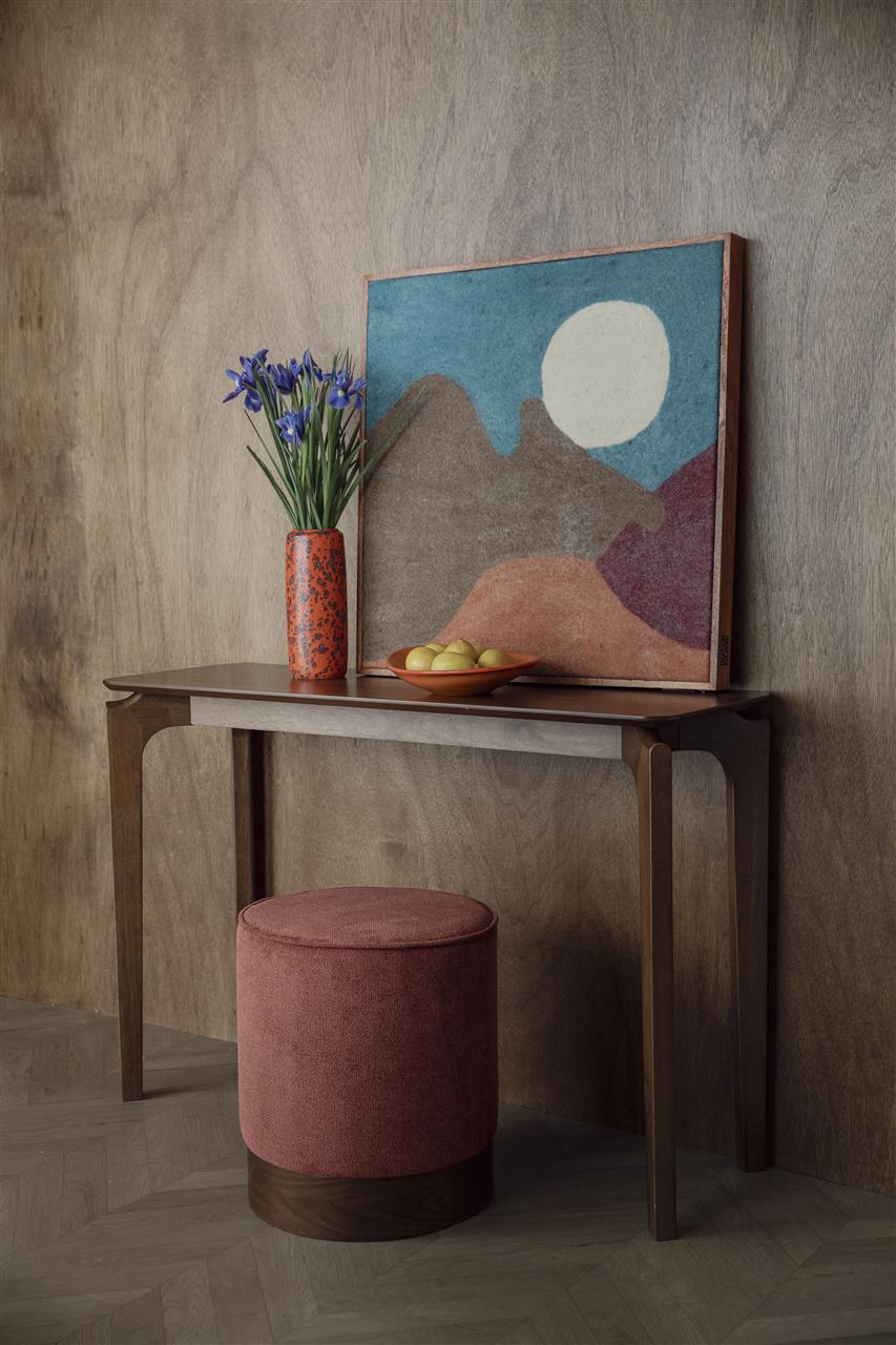 Savone Console