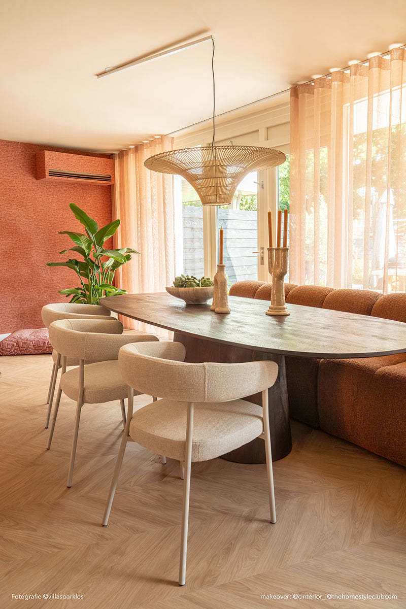 Aron Oval Dining Table (Display)