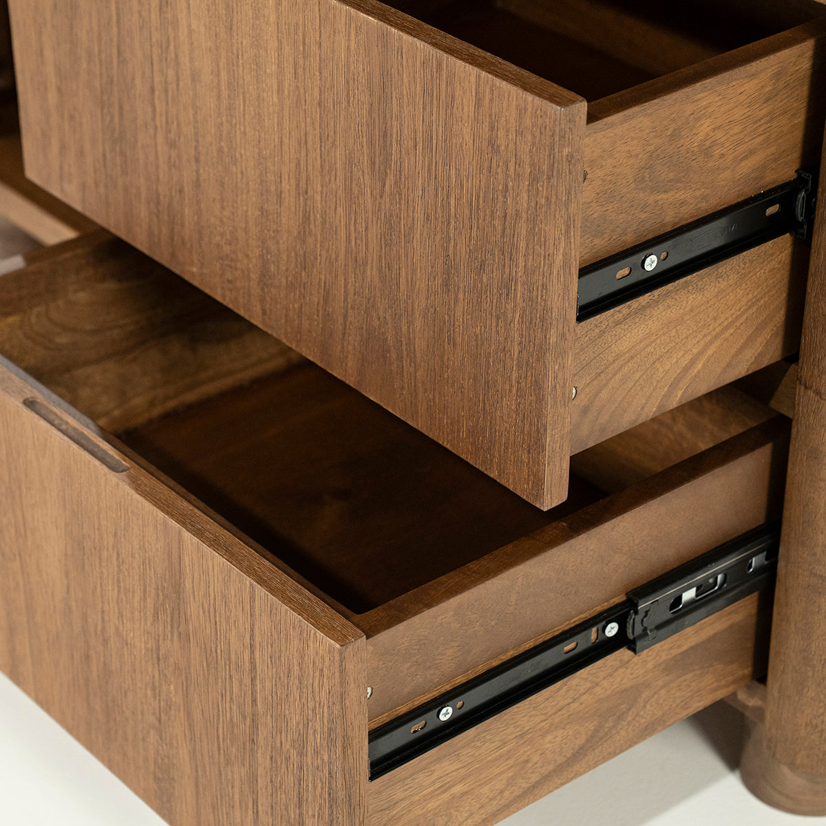 Edward Cabinet