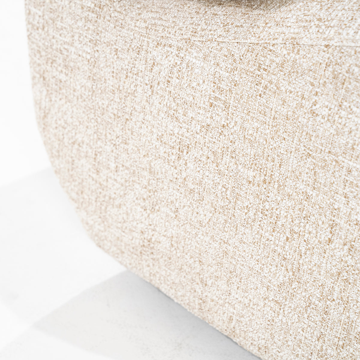 Lucia Donna Lounge Chair
