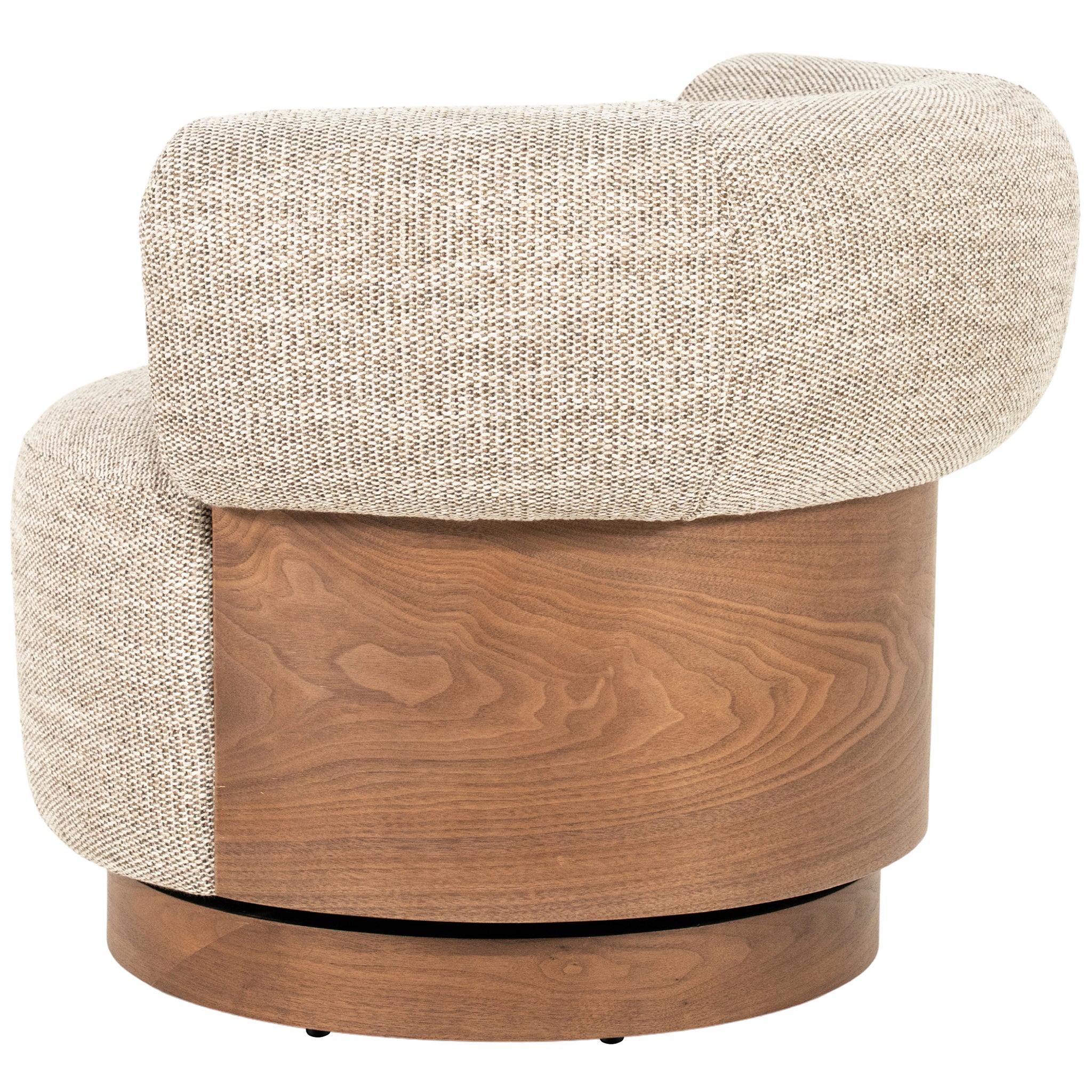 Nila Vanu Armchair