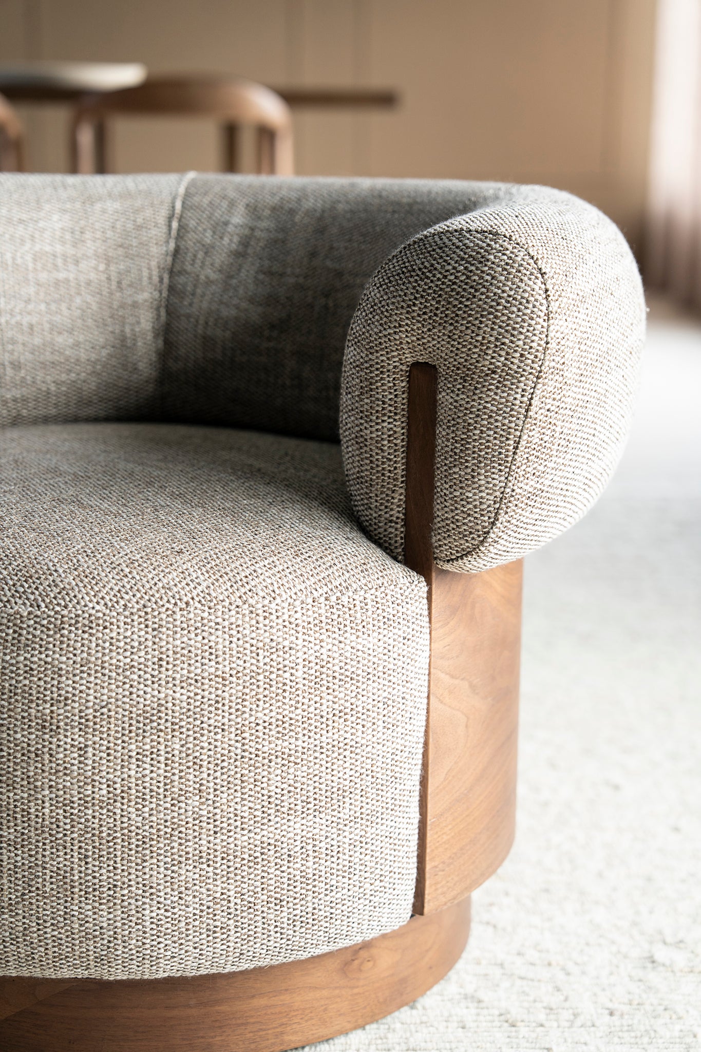 Nila Vanu Armchair