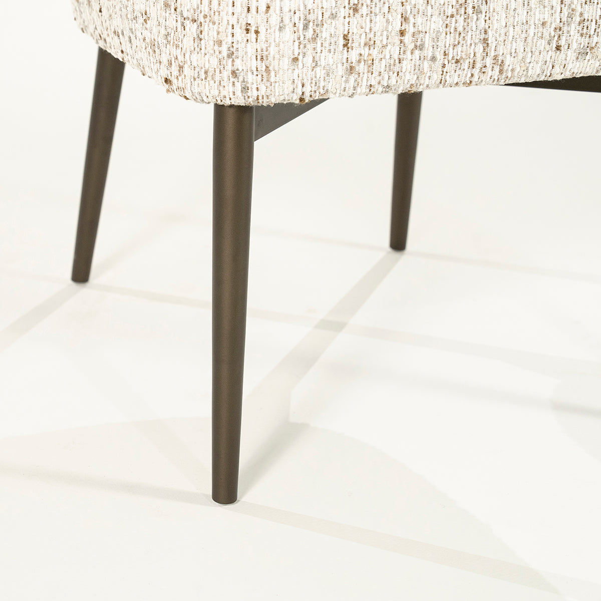 Tobias Vive Chair