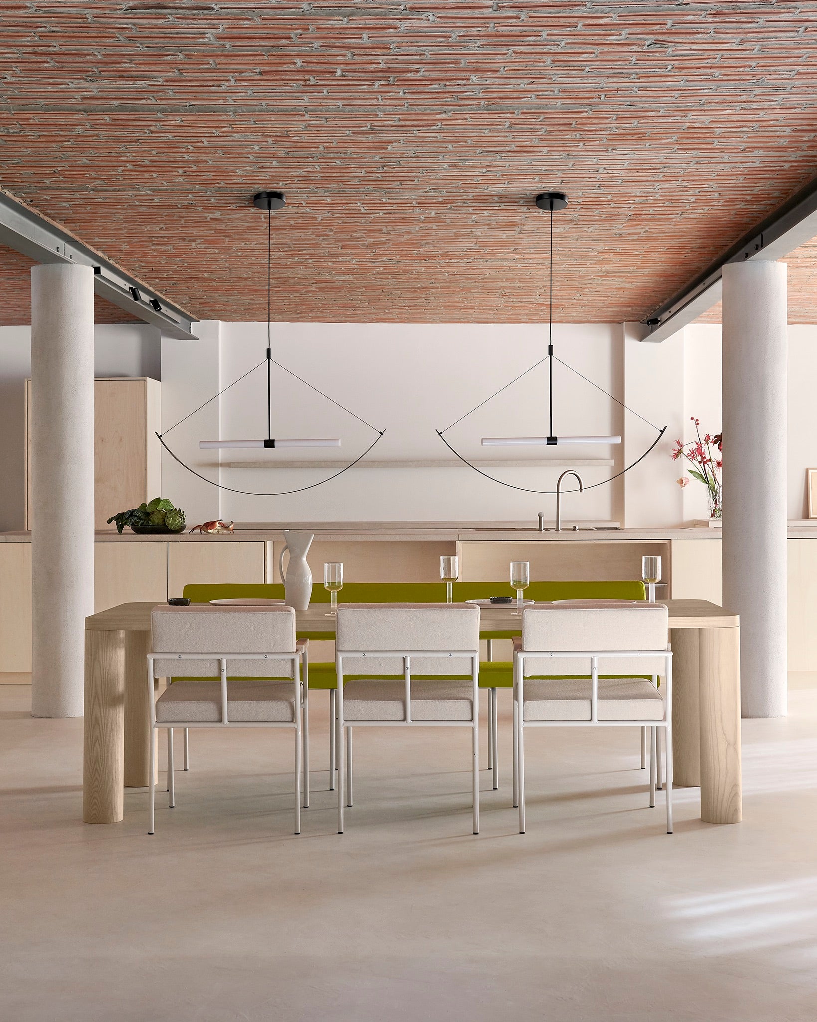 Aru Triangle Pendant Lamp