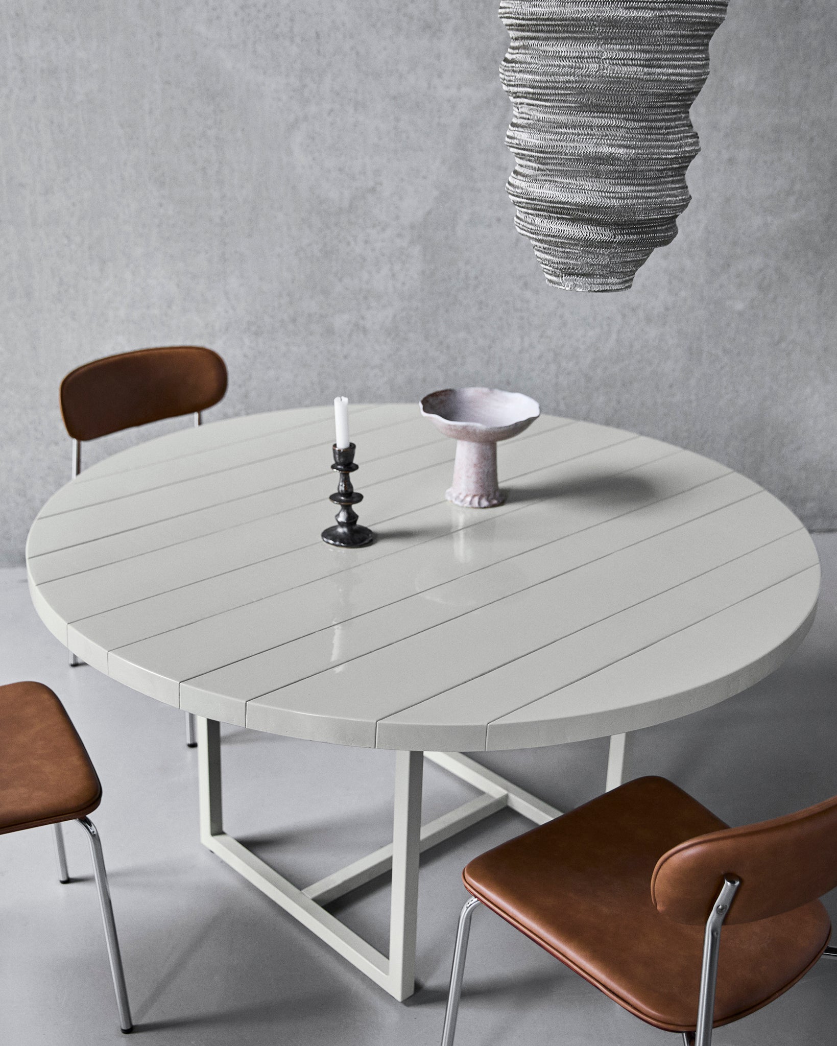 Kant Dining Table
