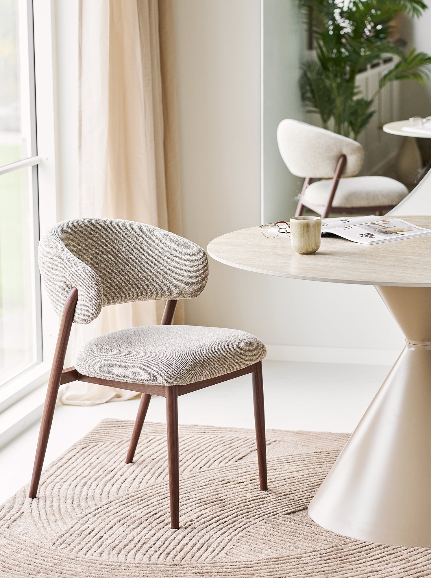 Cavi Dining Chair