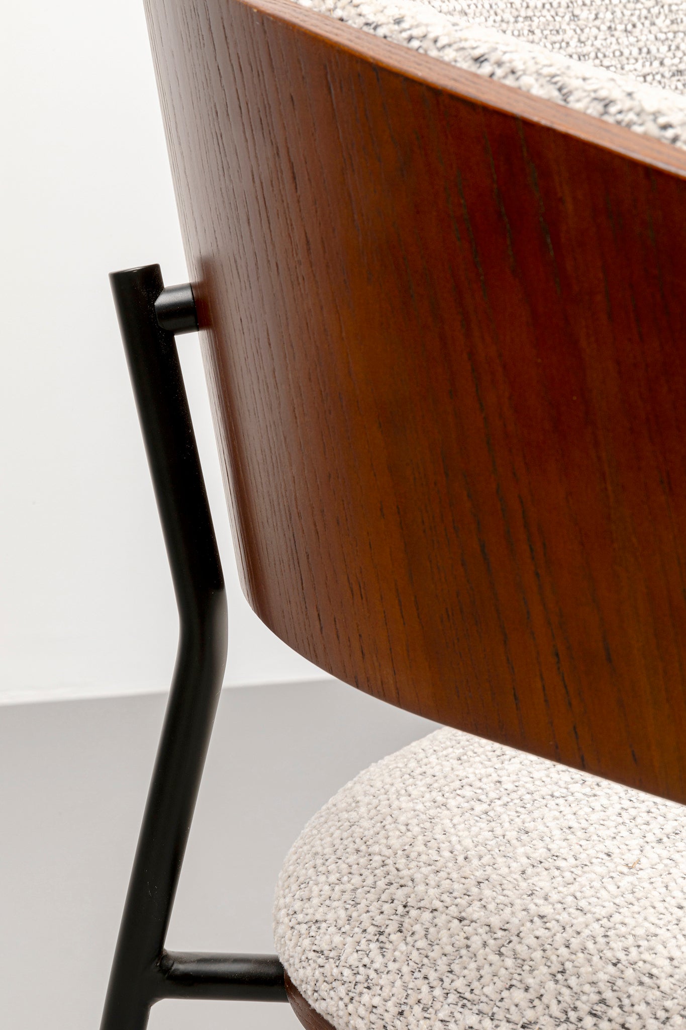 Cindy Chair with Armrest