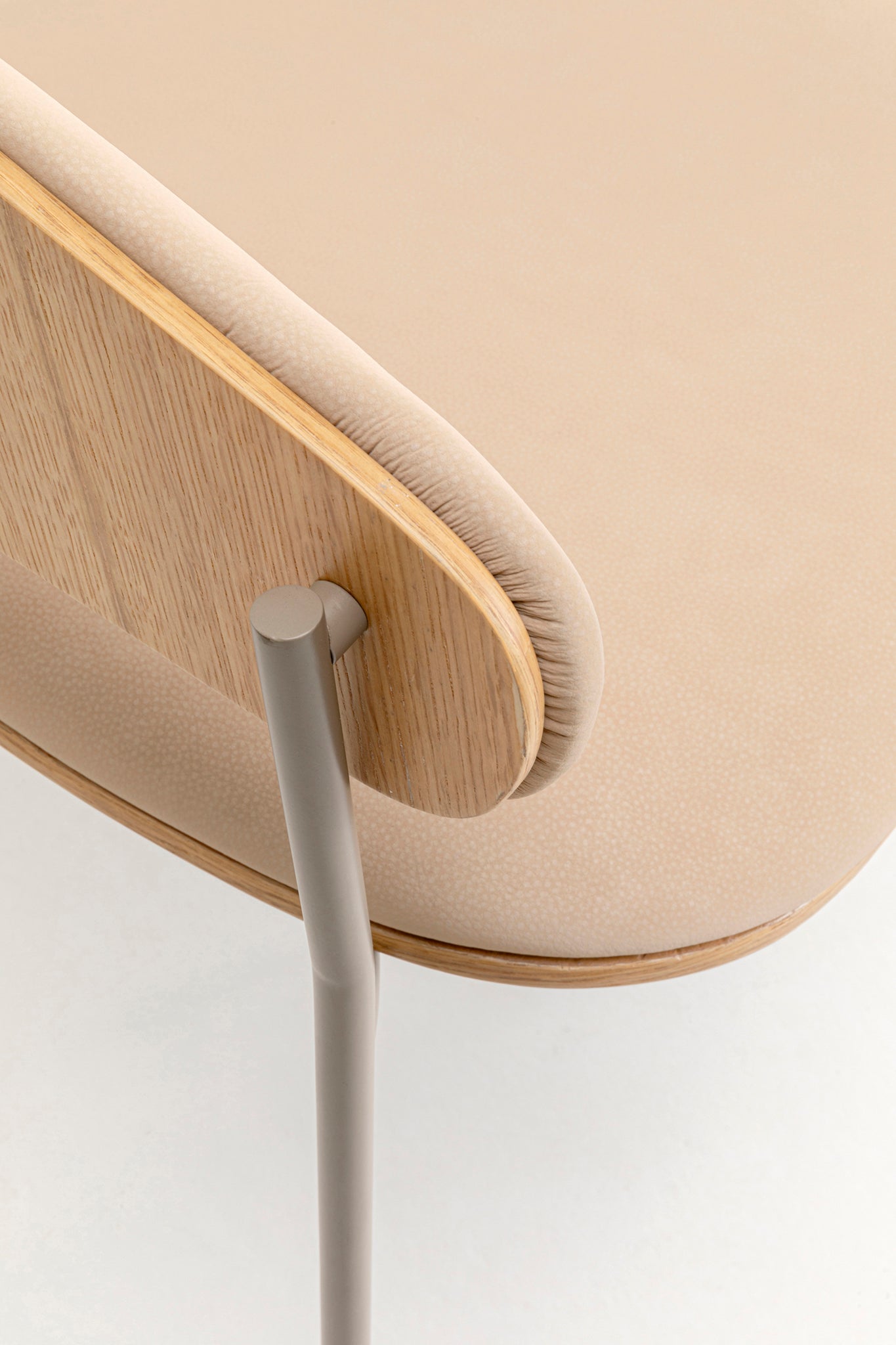 Cindy Chair with Armrest