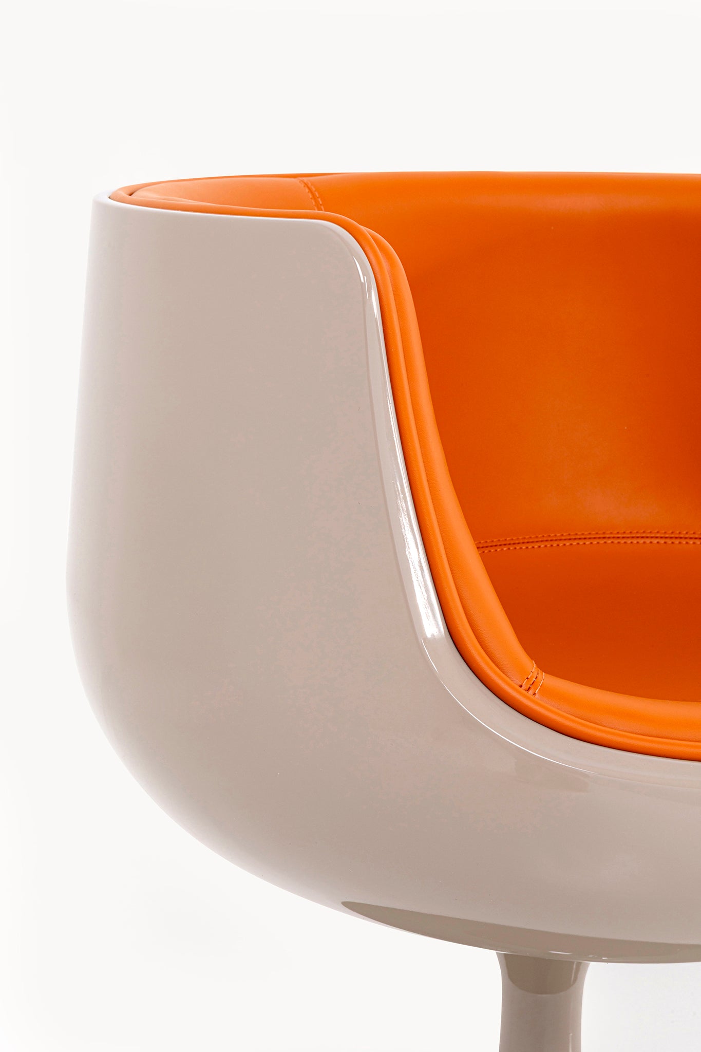 Club Swivel Armchair