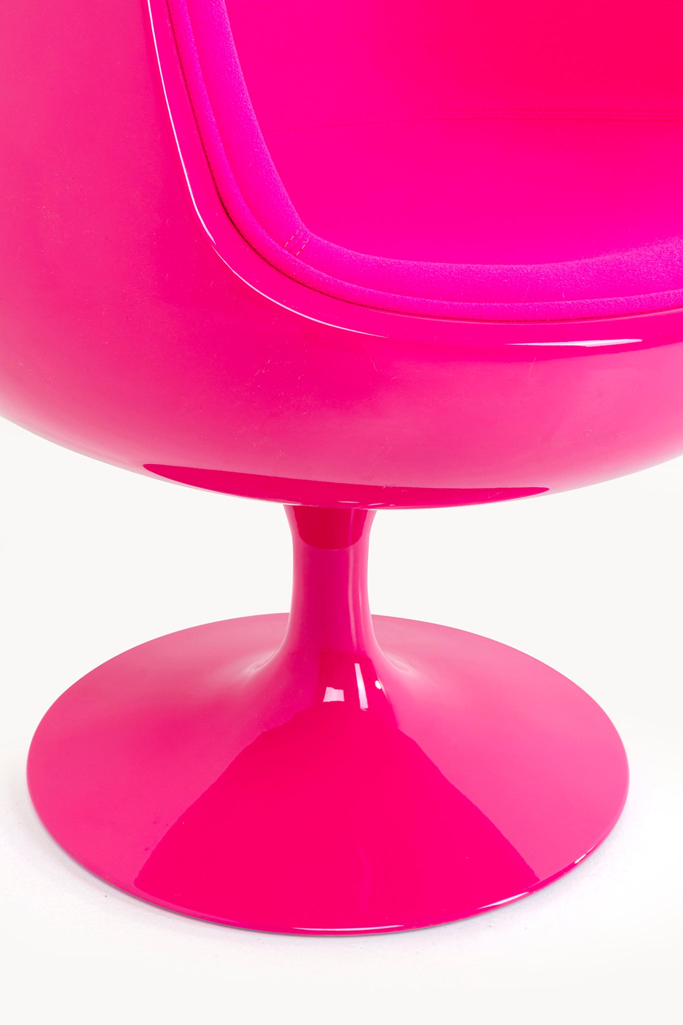 Club Swivel Armchair