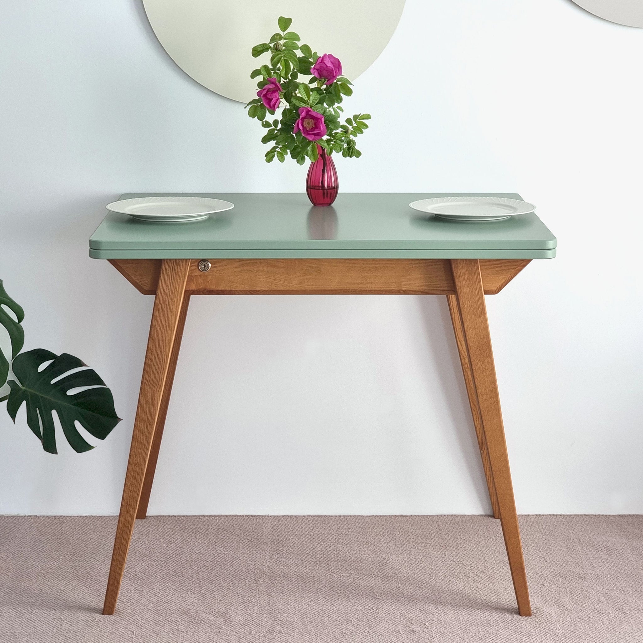 Envelope Extendable Dining Table