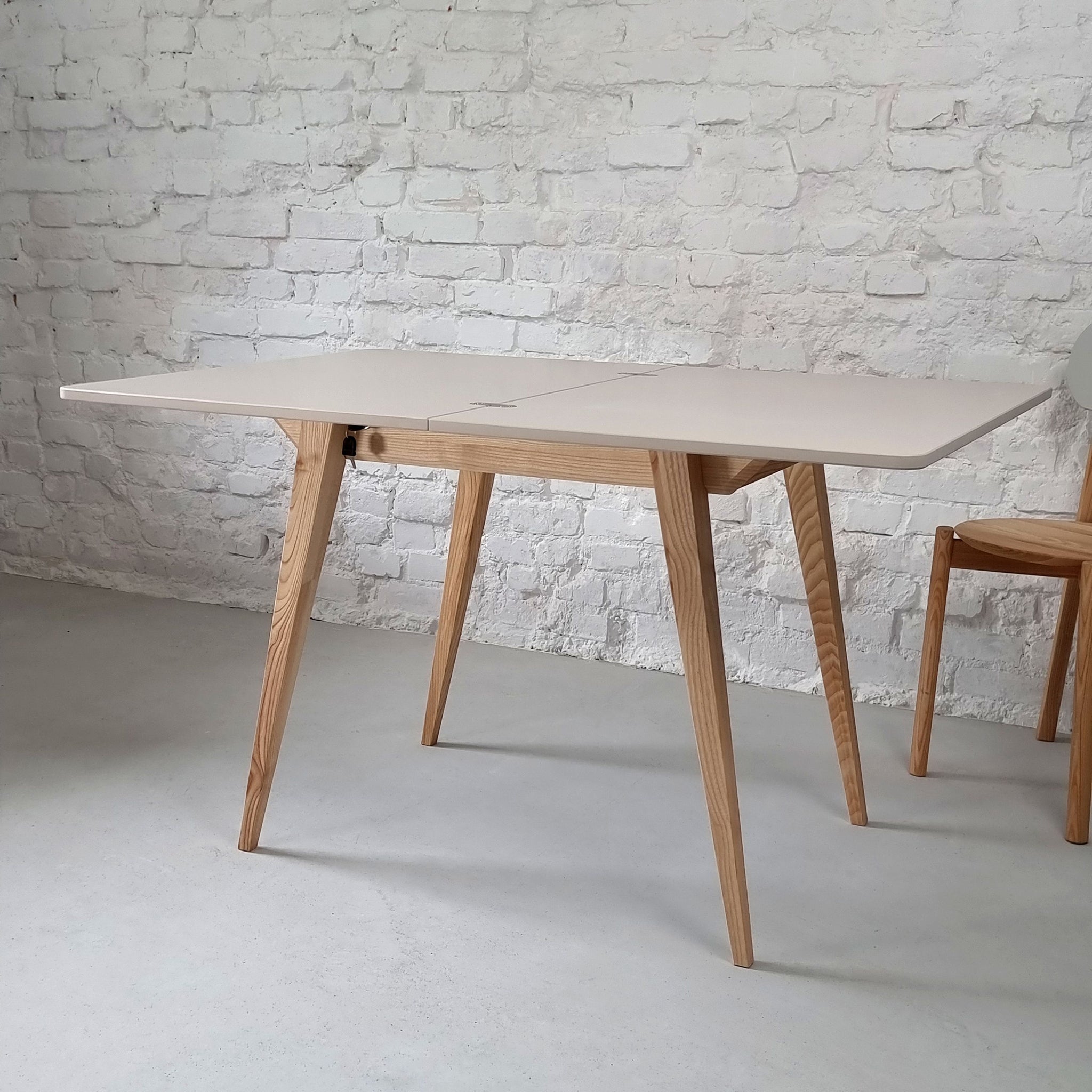 Envelope Extendable Dining Table