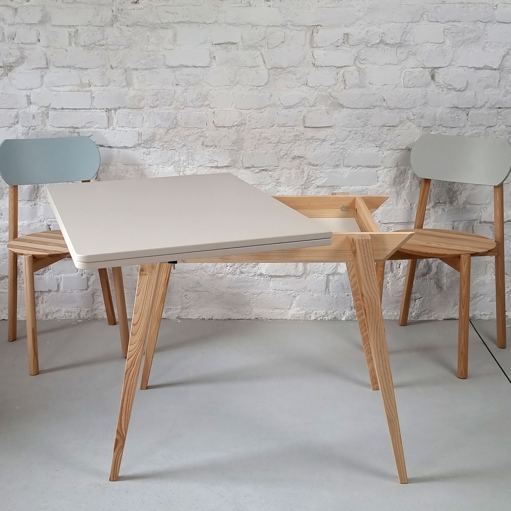 Envelope Extendable Dining Table
