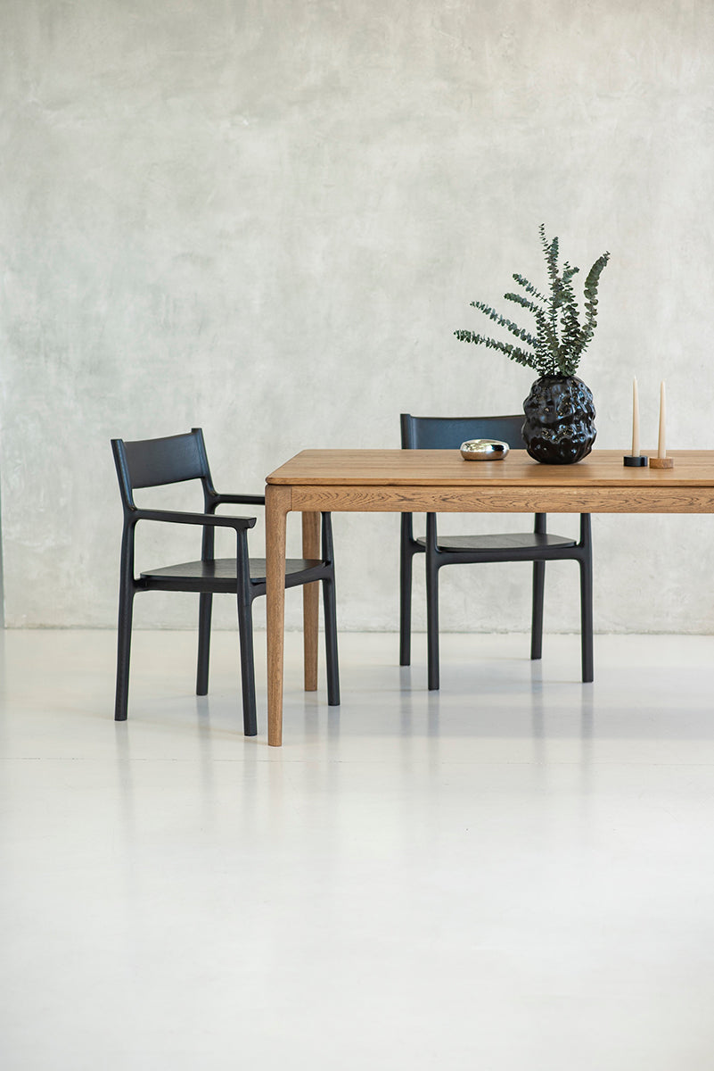 Filo Dining Table