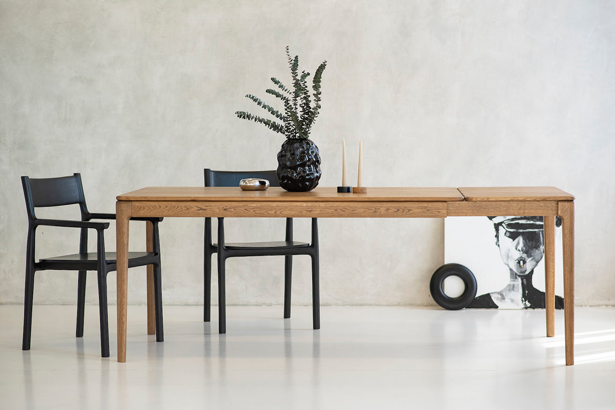 Filo Dining Table