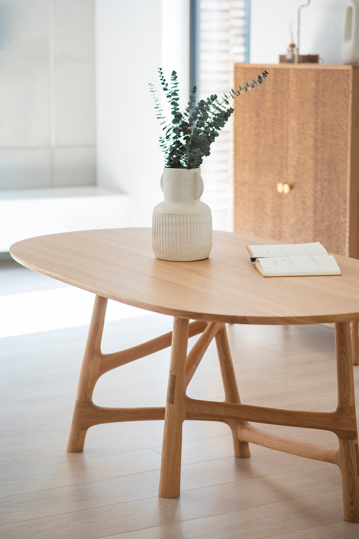 Pino Oak Cabinet