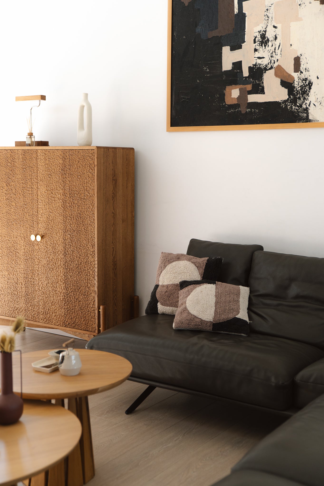 Pino Oak Cabinet