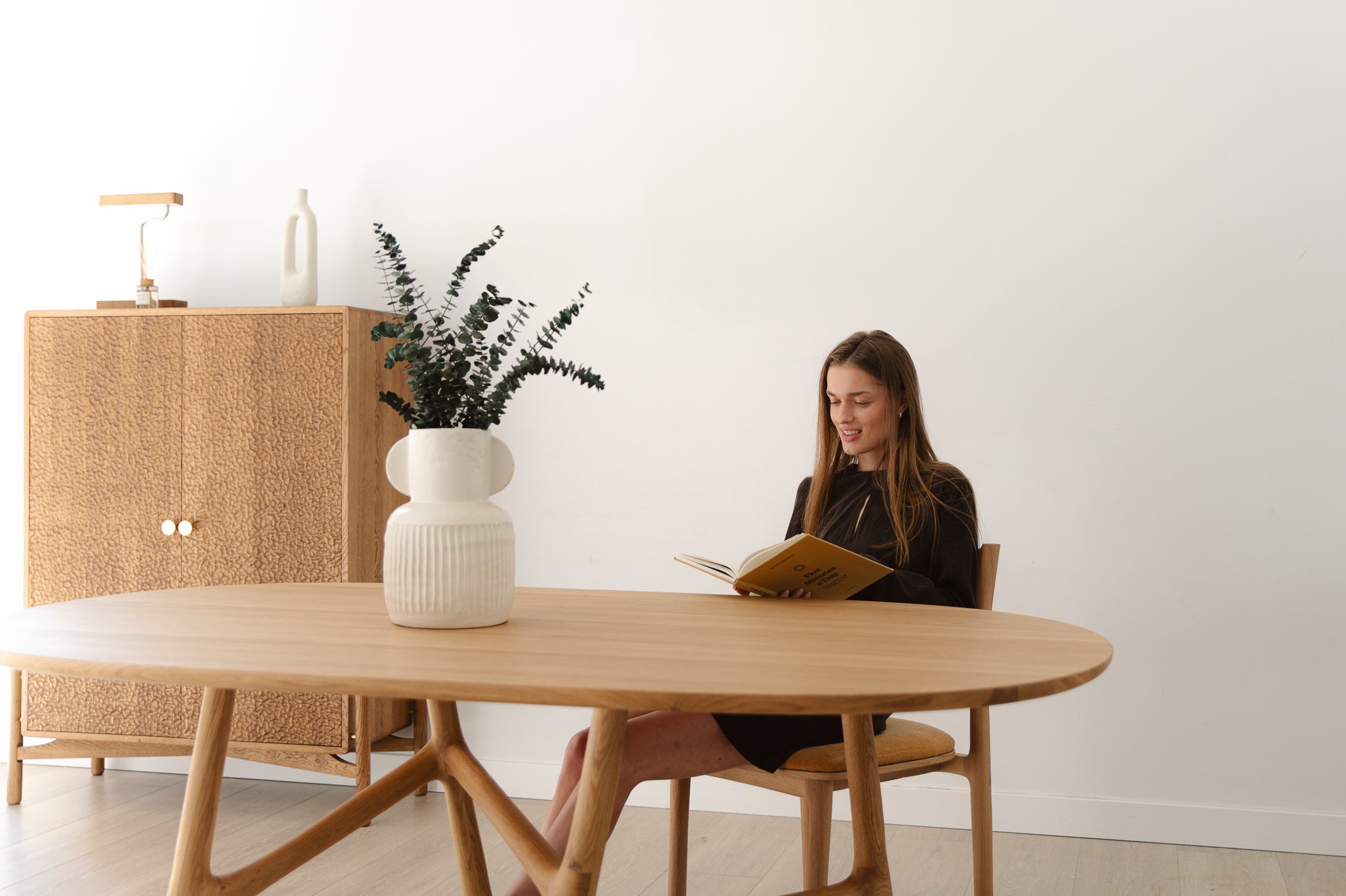 Pino Oak Cabinet