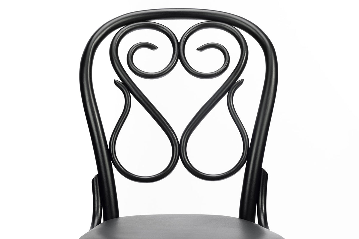 04 Upholstered Chair - WOO .Design