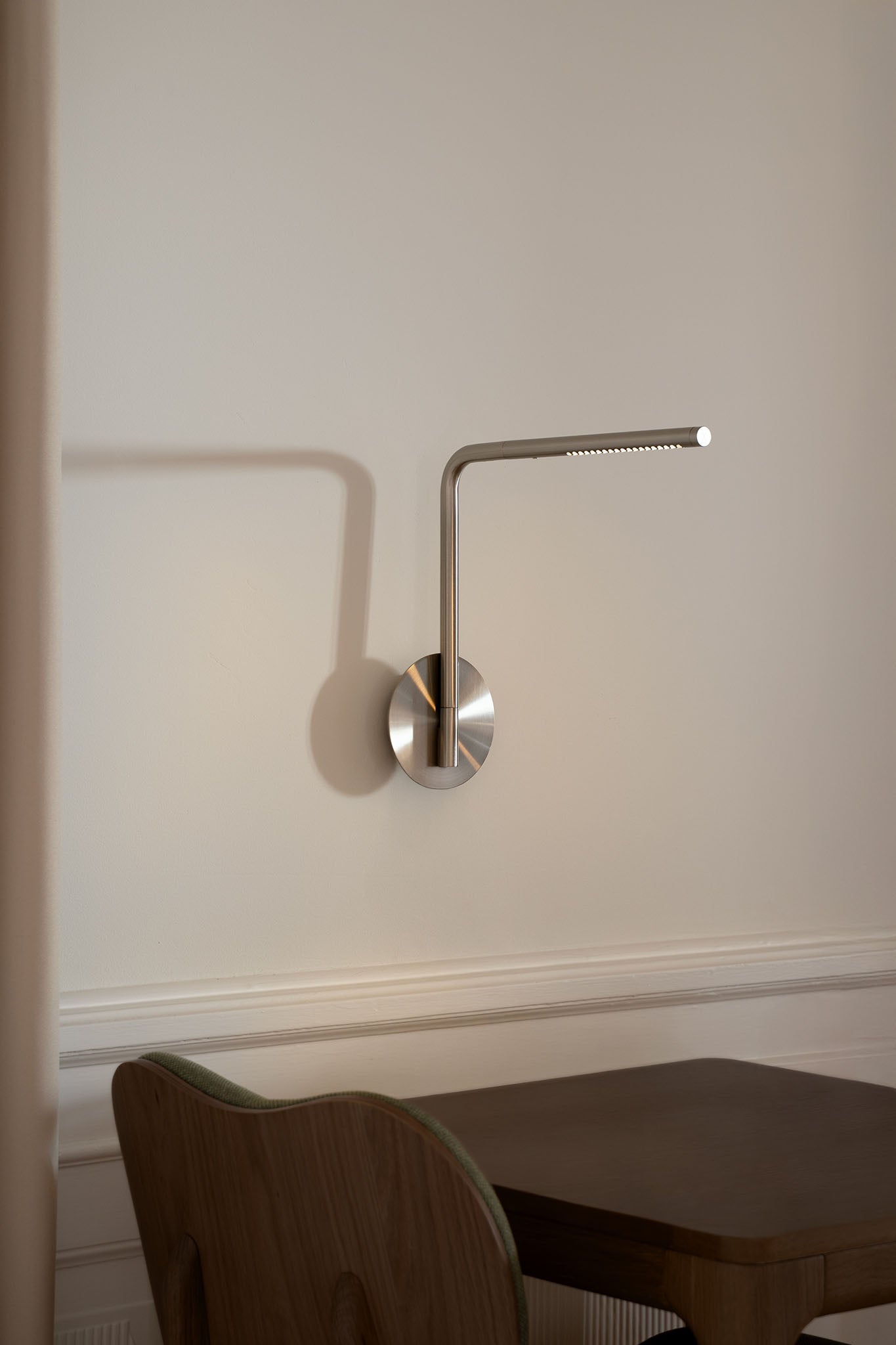 Omni Pivot Wall Lamp