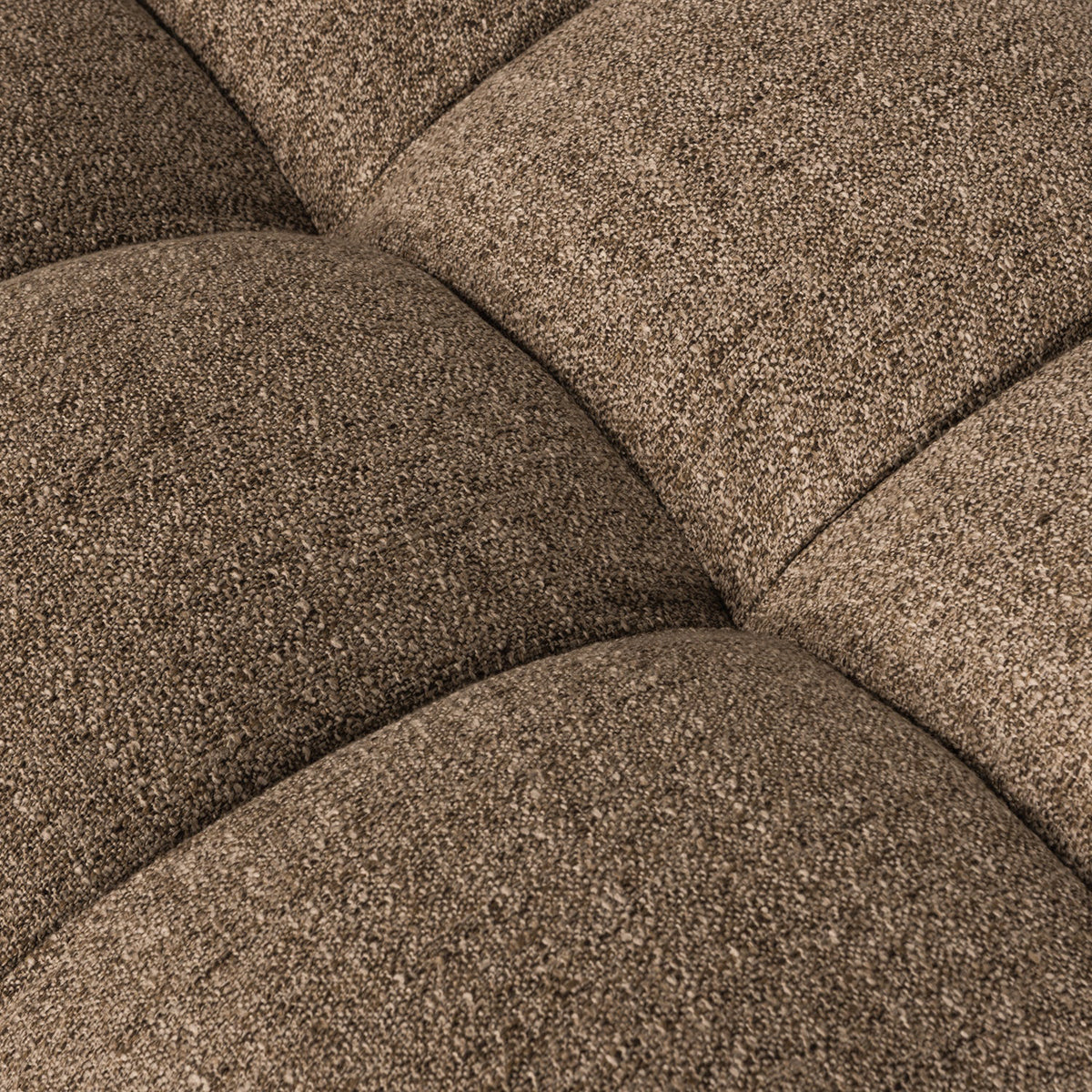 Allure Hocker