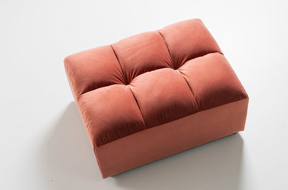 Allure Hocker