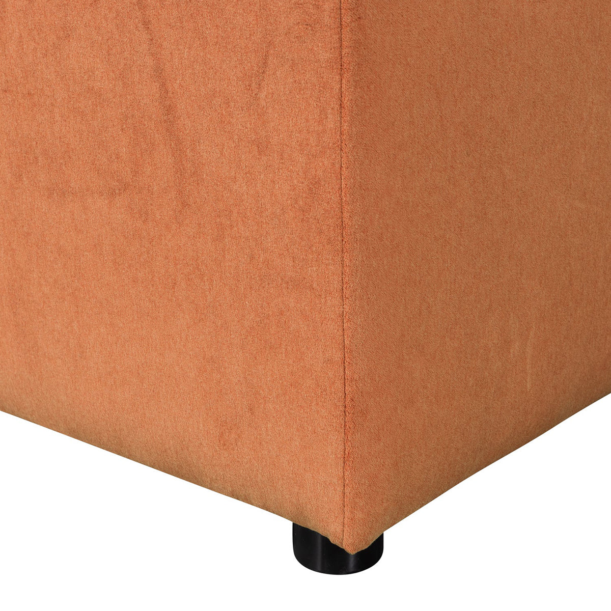 Allure Hocker