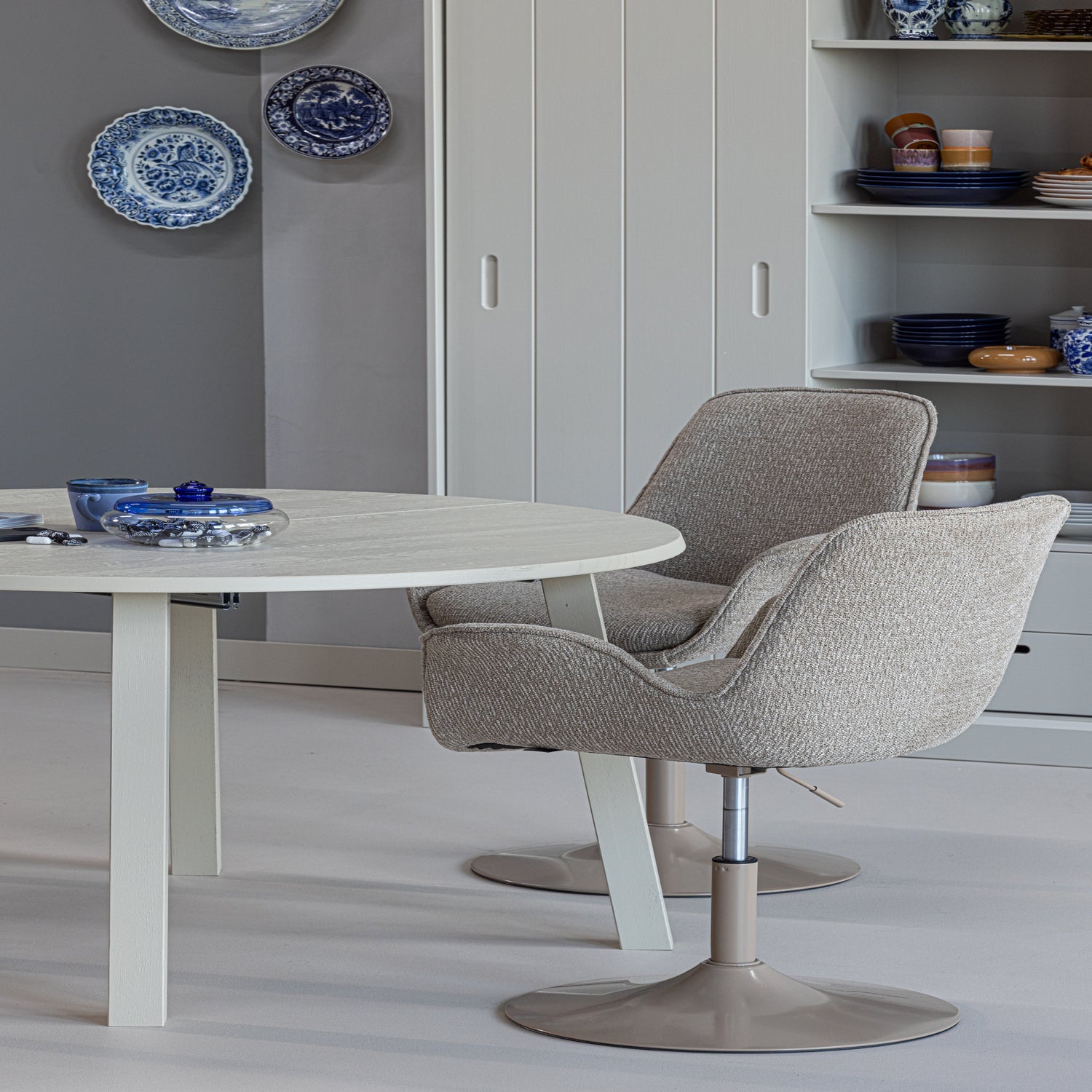 Janne Dekargau Extendable Daning Table