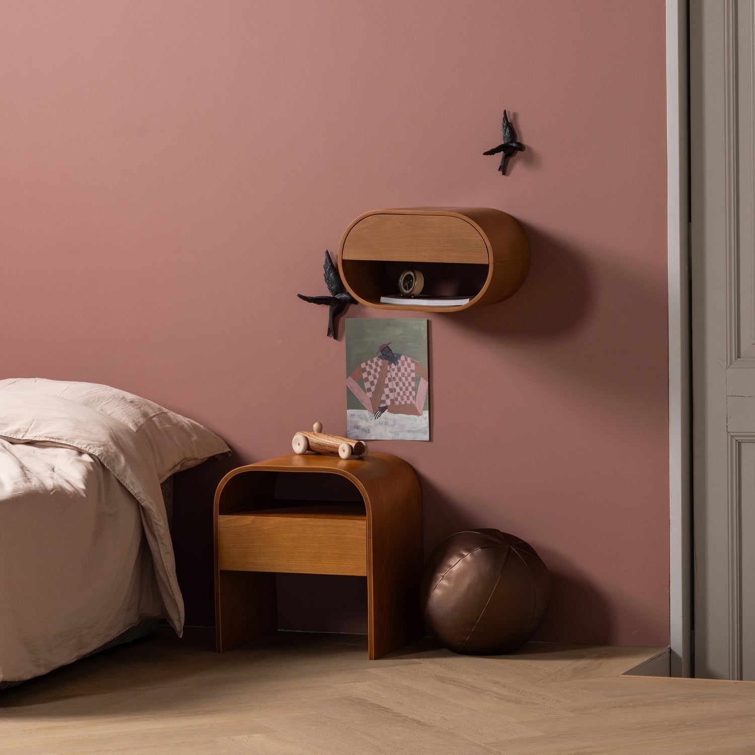 Momo Hanging Night Stand