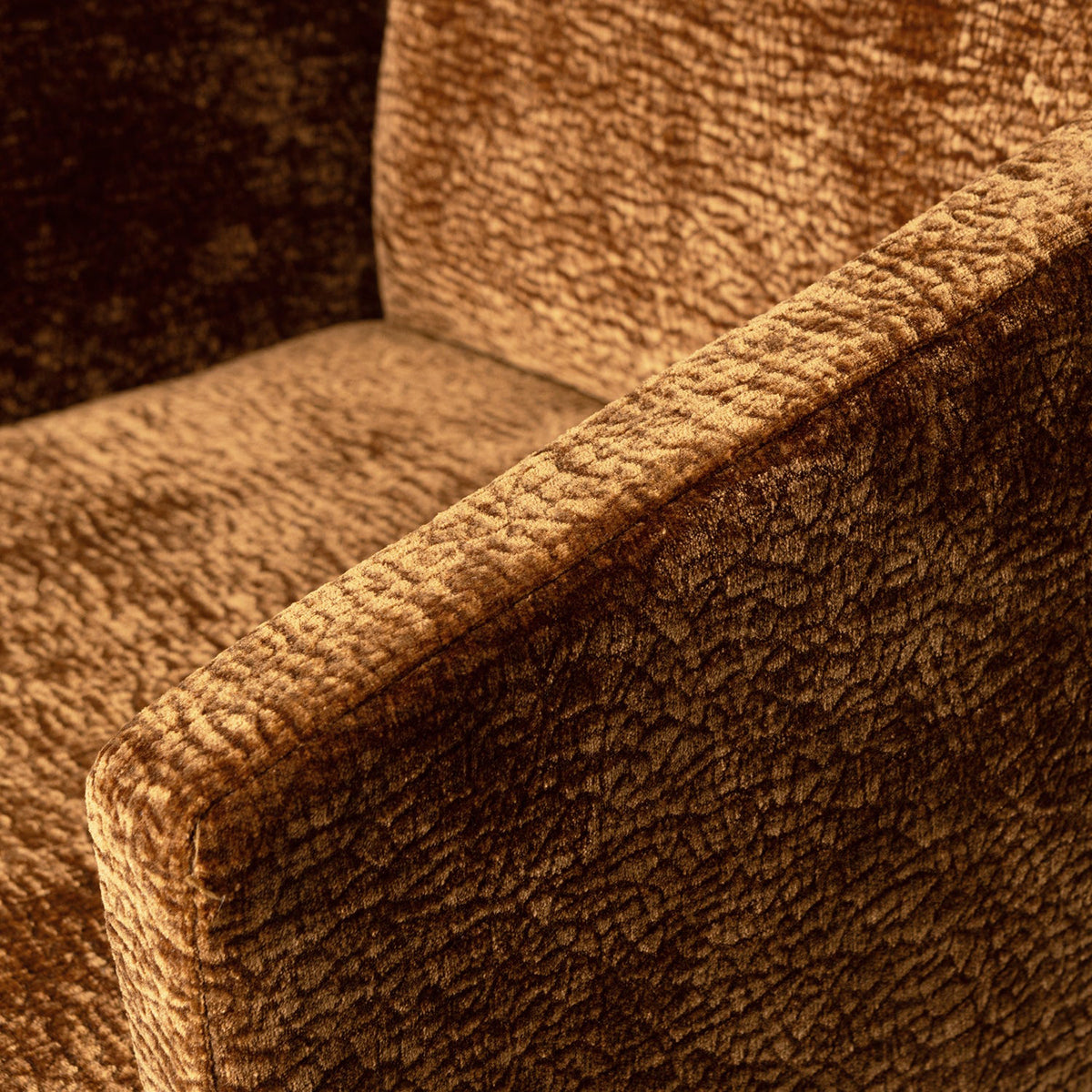 Mount Dining Chair with Armrest