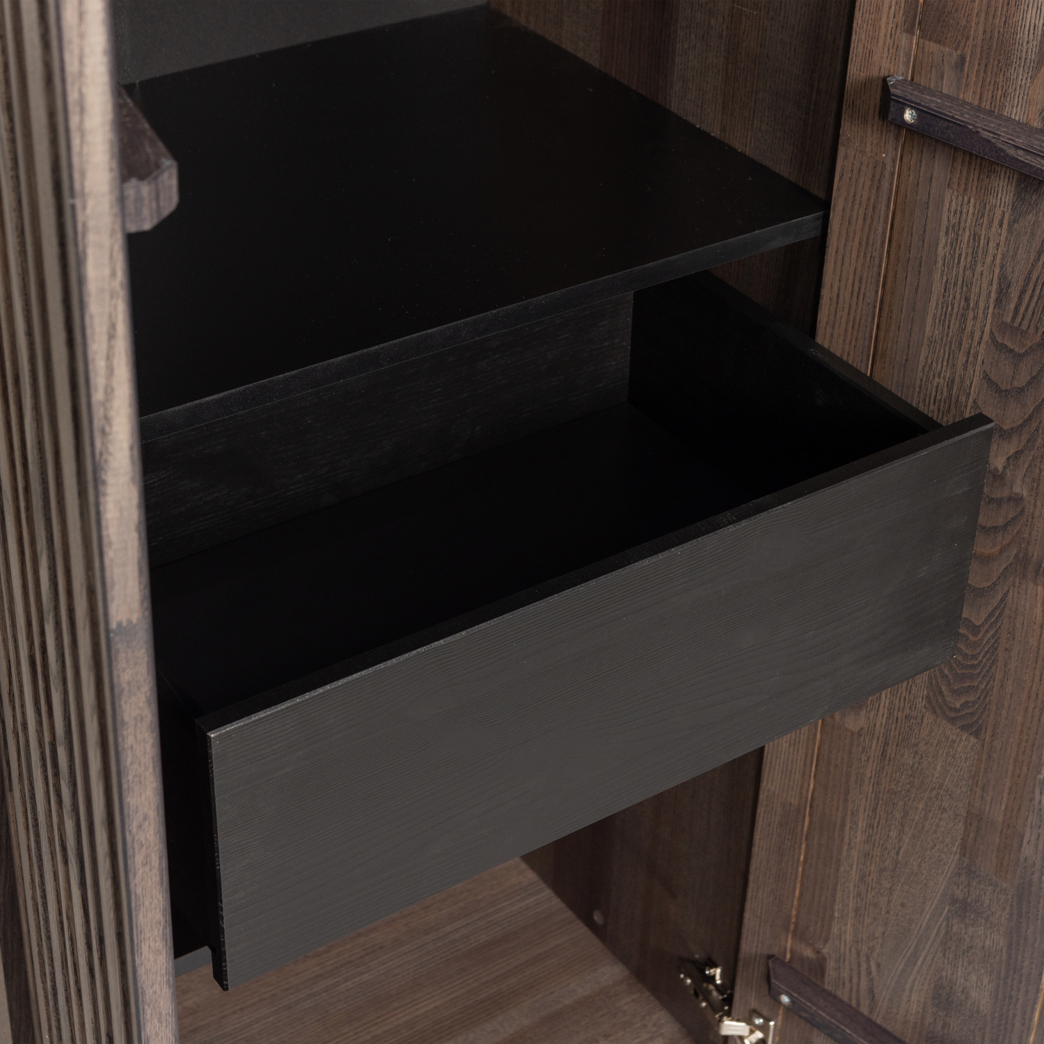 New Gravure Cabinet with Drawer