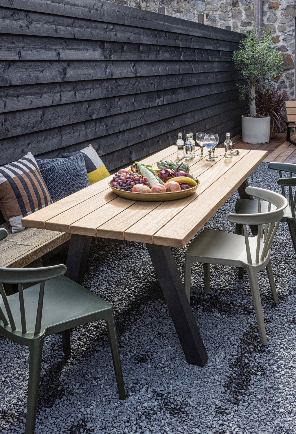 Tablo Ayous Wood Garden Table with Metal Legs