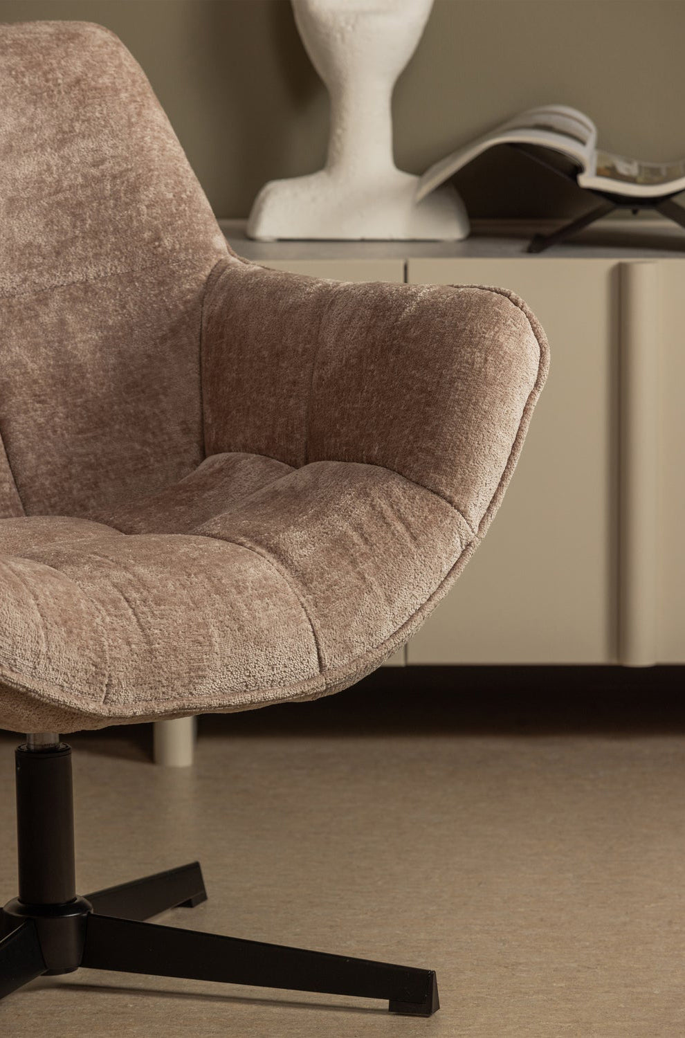 Wibo Swivel Armchair