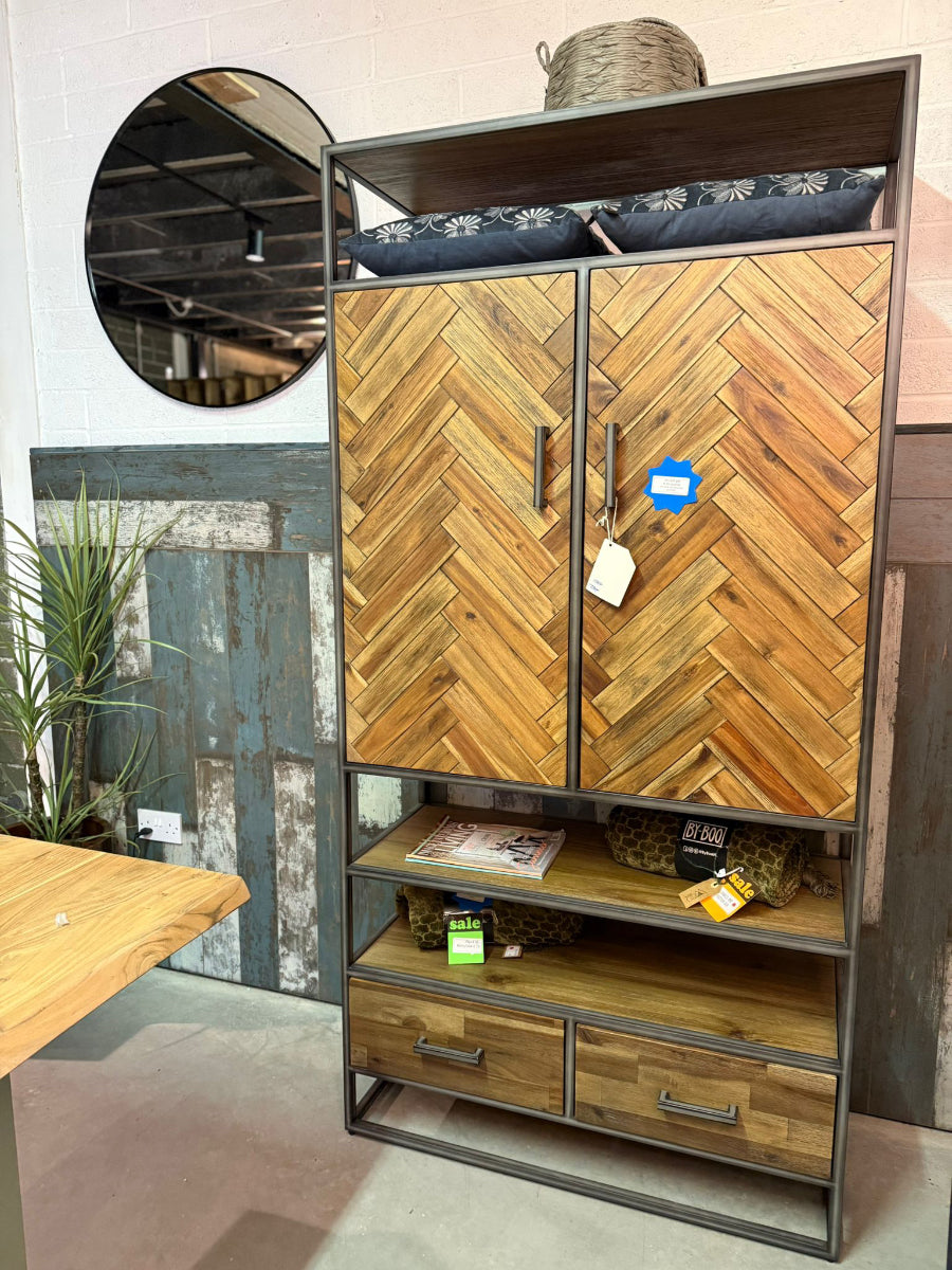 Hudson Cabinet (Display/Discontinued Collection)
