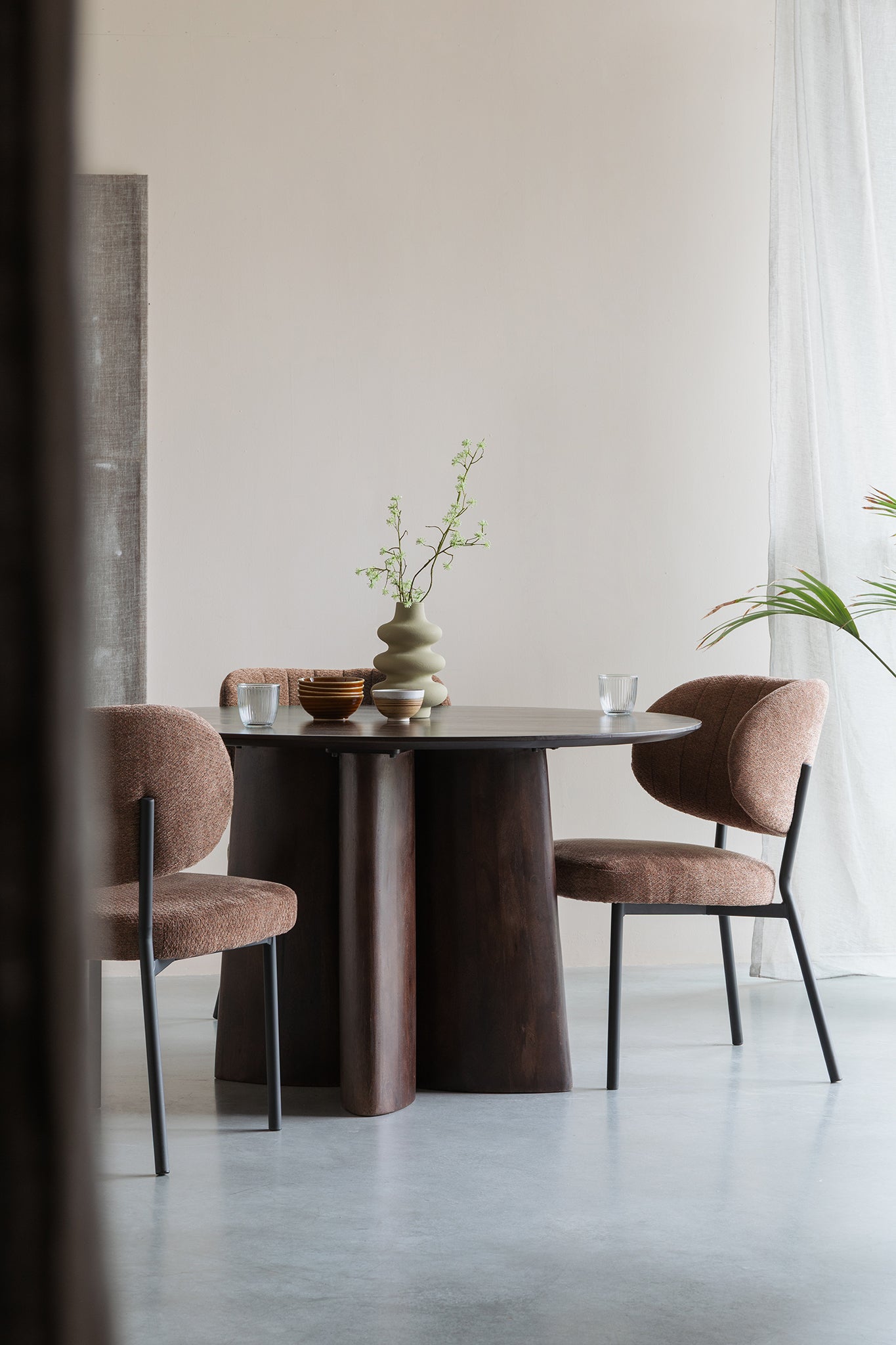 Balder Dining Table