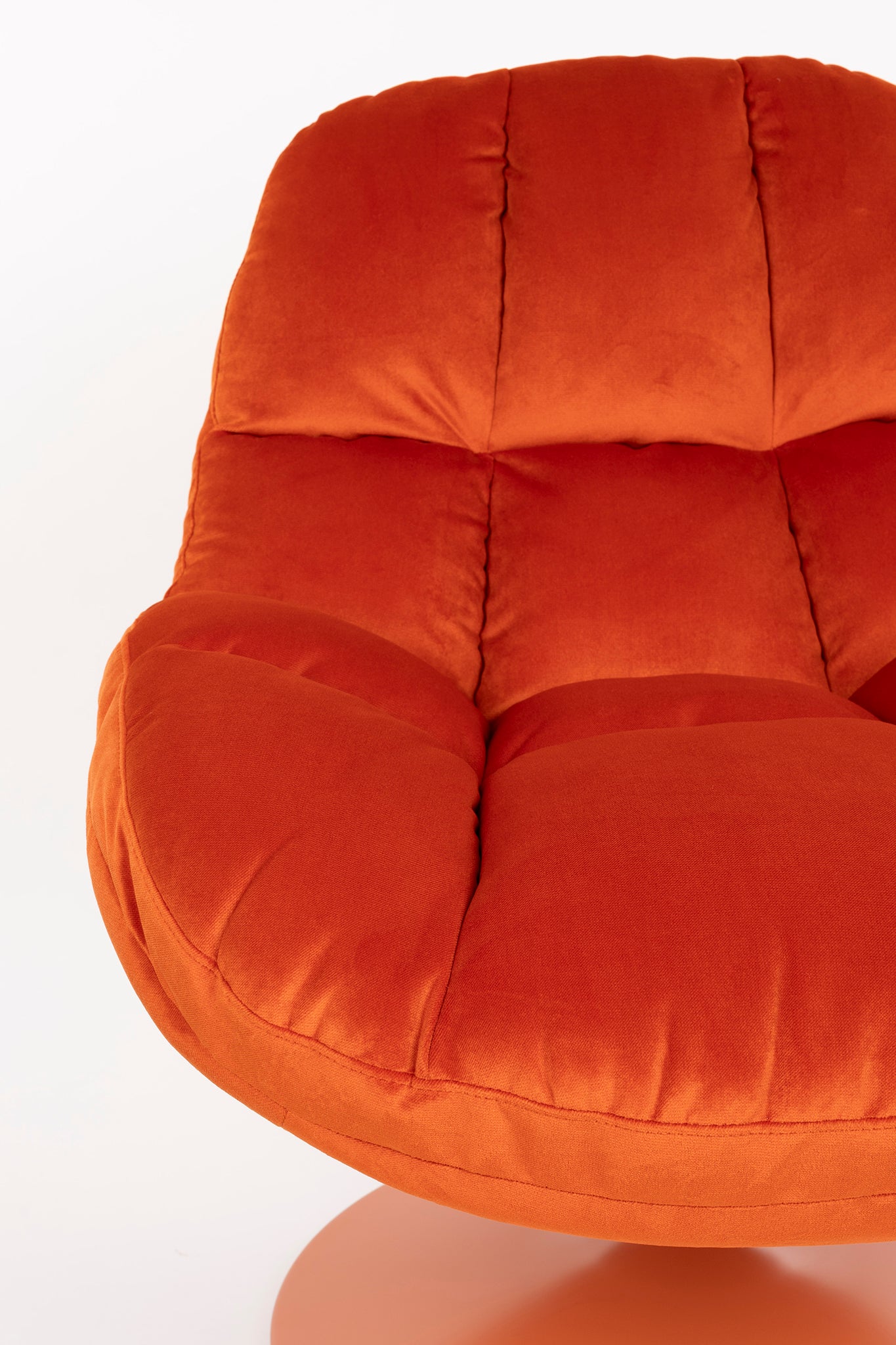 Beefy Lounge Chair