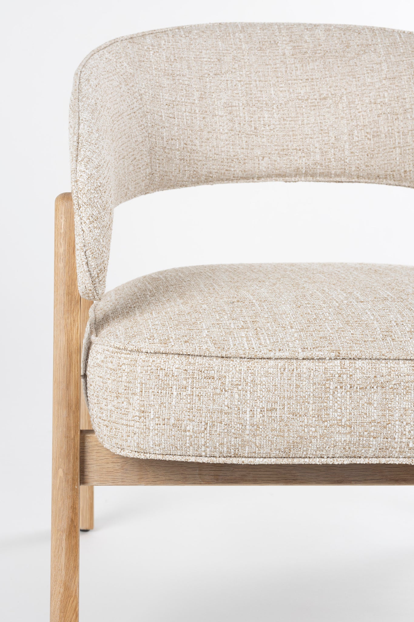 Bright Lounge Chair