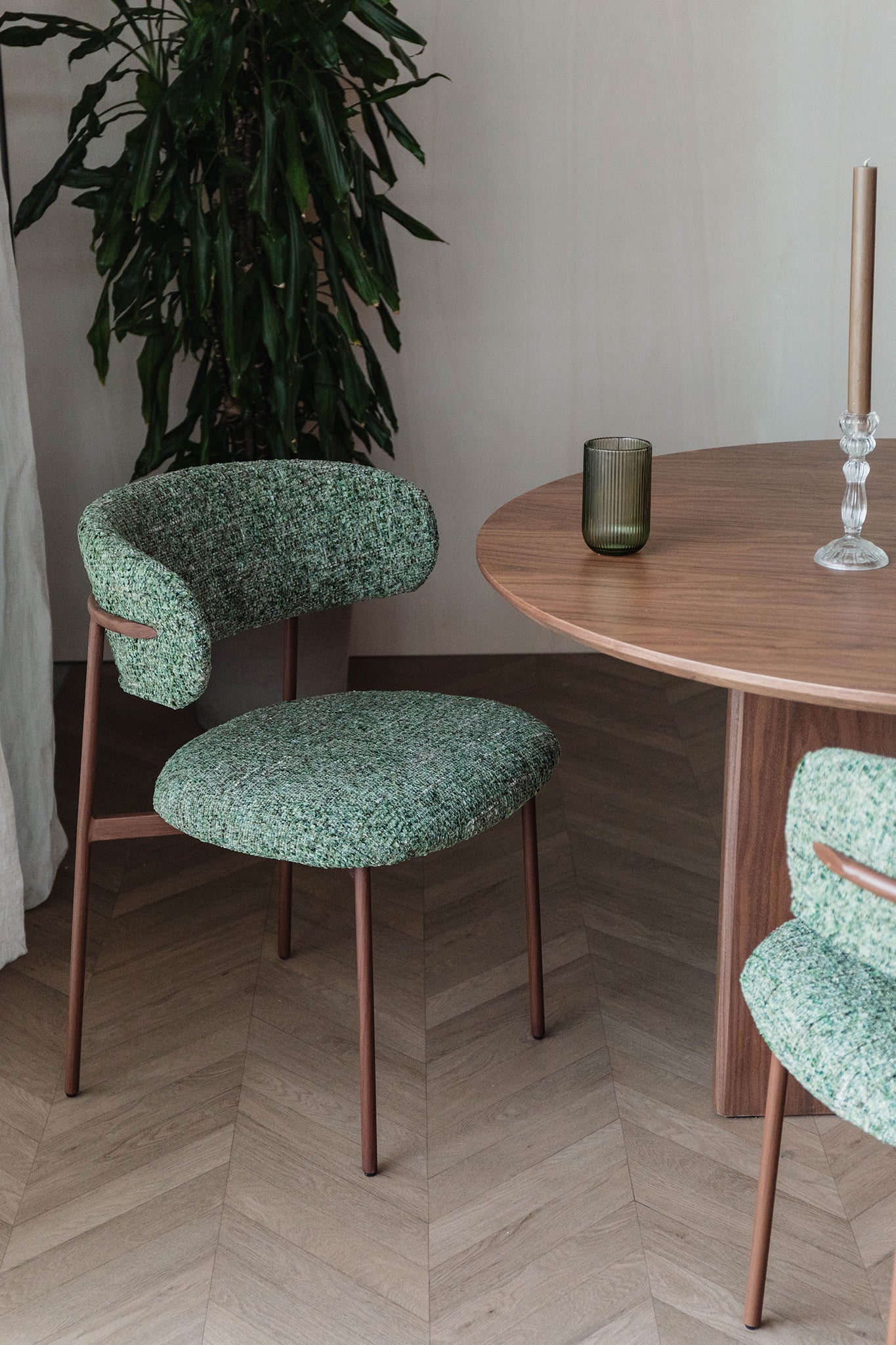 Claes Chair