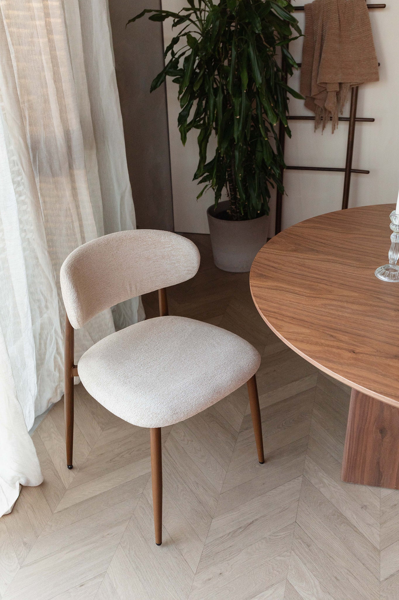 Noor Chair