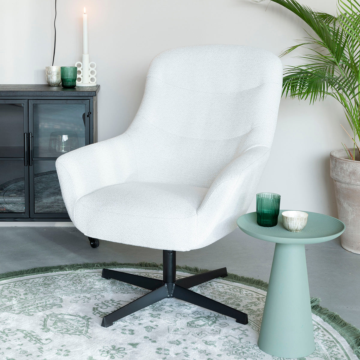 Yuki Lounge Chair
