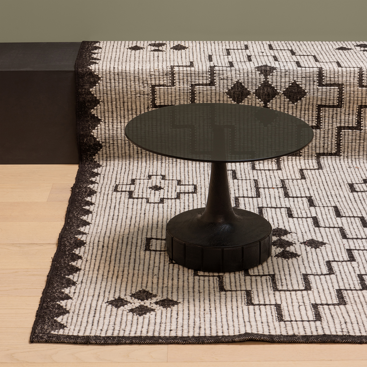 Soya Black Side Table - WOO .Design