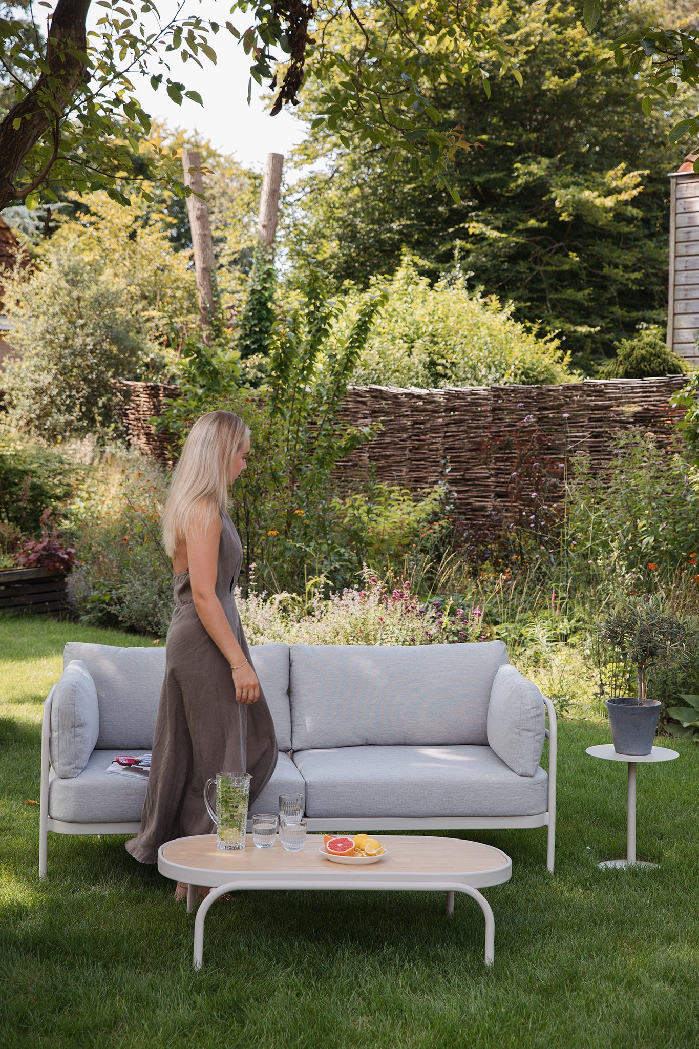 Vista Outdoor Coffee Table