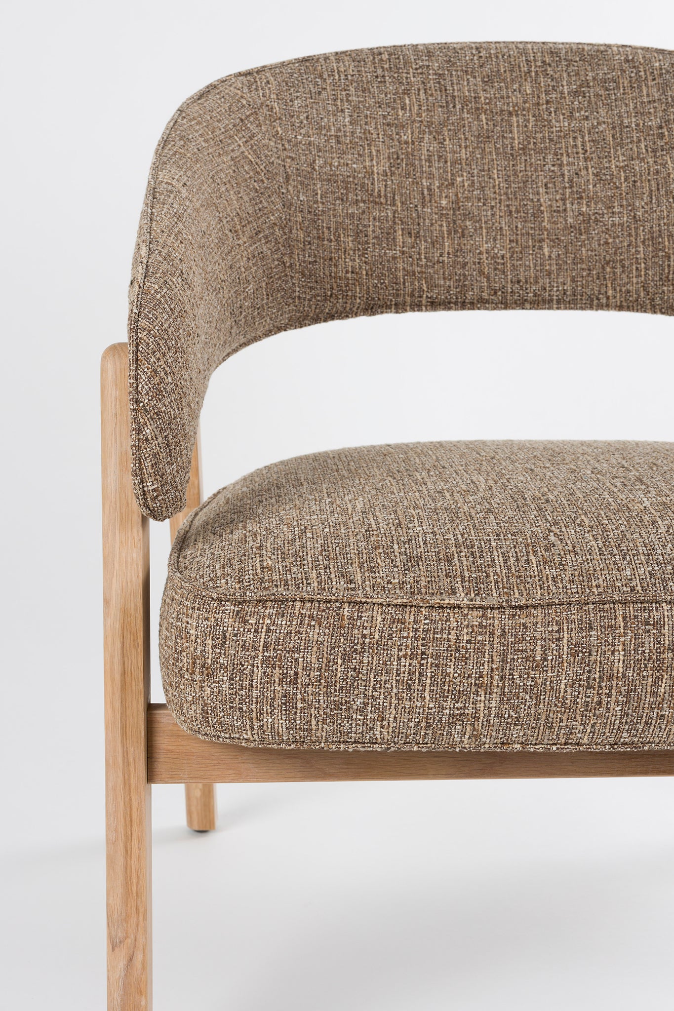 Bright Lounge Chair