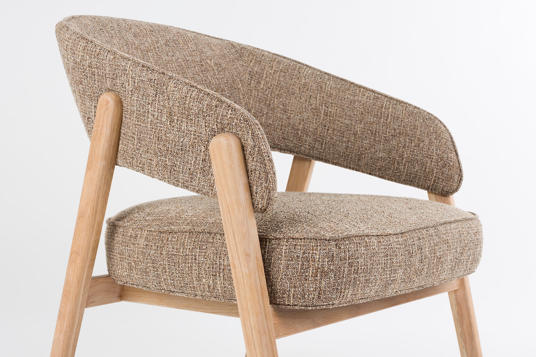Bright Lounge Chair