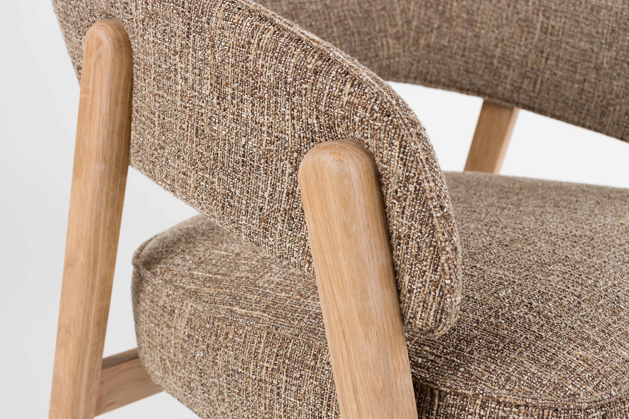 Bright Lounge Chair